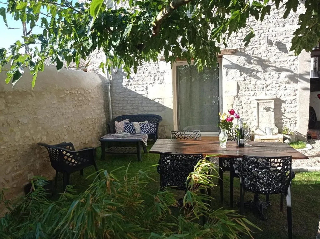 Love Sofa des Charmes du Lac à Beaumont Saint-Cyr, photo 6