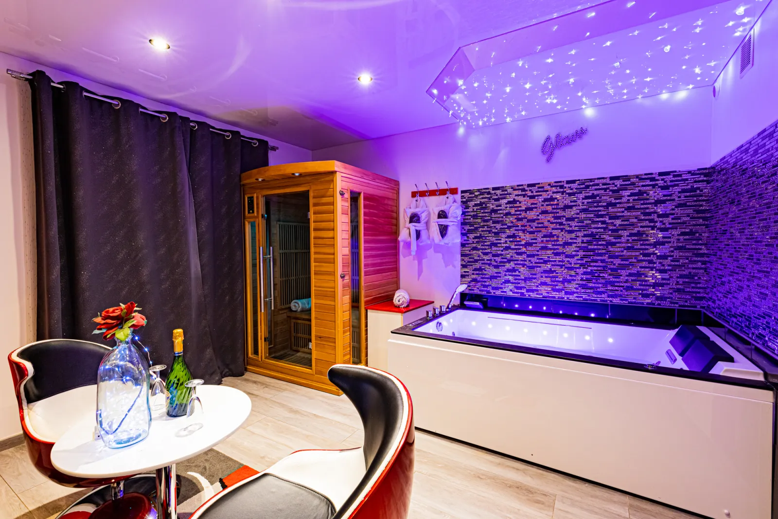 Glam Appart Love You, love room à Dijon