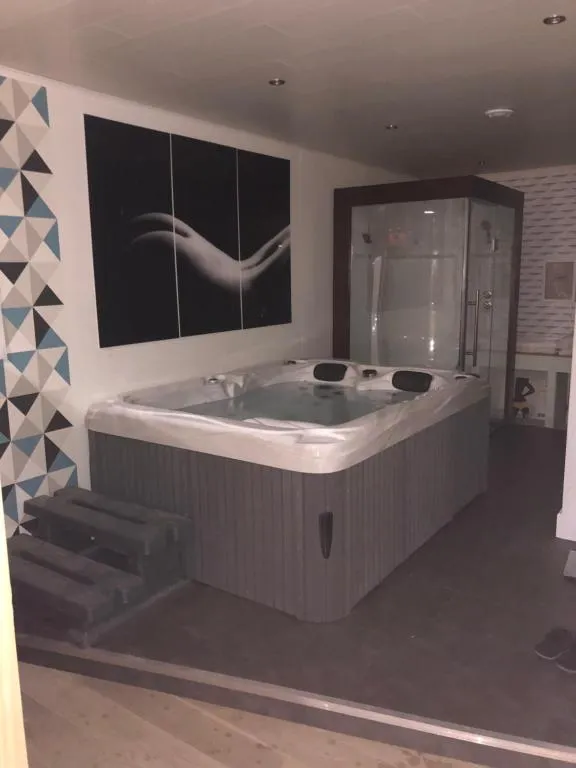 Spa Rouge ou Bleu à Mouscron, photo 3