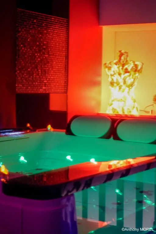 Désir'ôôm, love room à Cabannes