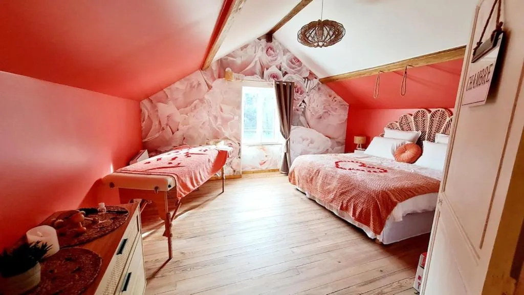 La Vallée Secrète, love room à Saint-Denis-de-Méré