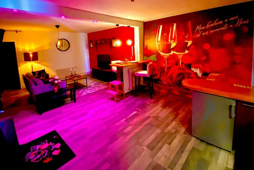 Suite Jacuzzi et Sauna Privés à Évreux, photo 4
