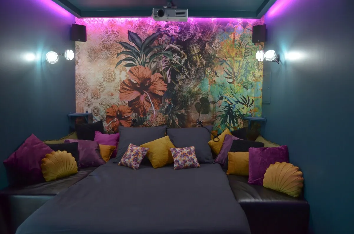 Love Room Pimentée à Salles, photo 3
