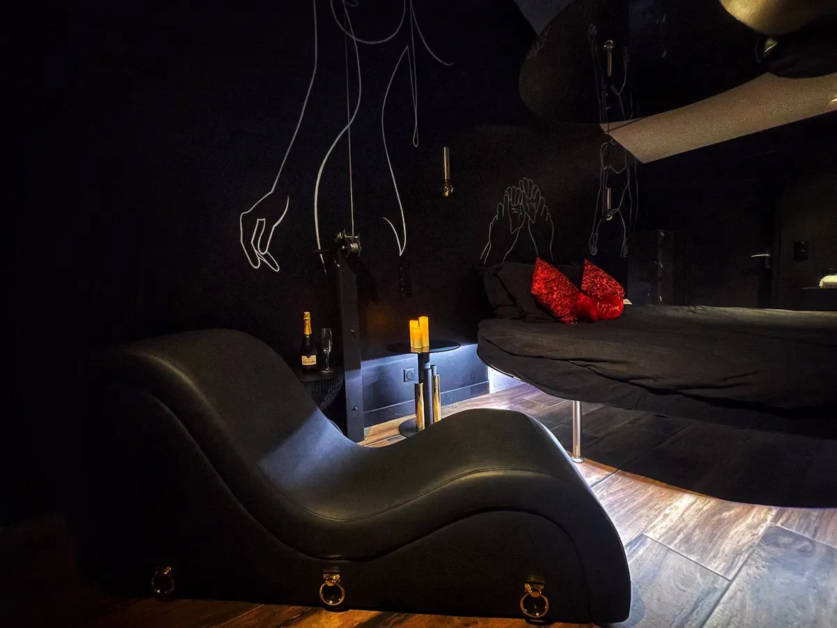 Love Room Lit Rond à Condé-Sainte-Libiaire, photo 3