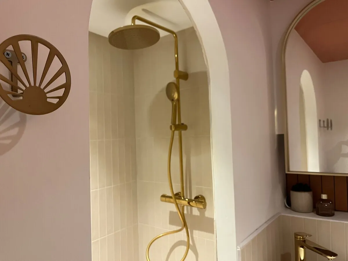 Suite Bali Prestige à Villefranche-sur-Saône, photo 6