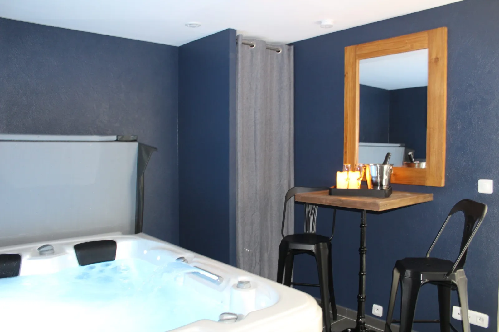 Love Room Althéa, love room à Fontenay-le-Comte
