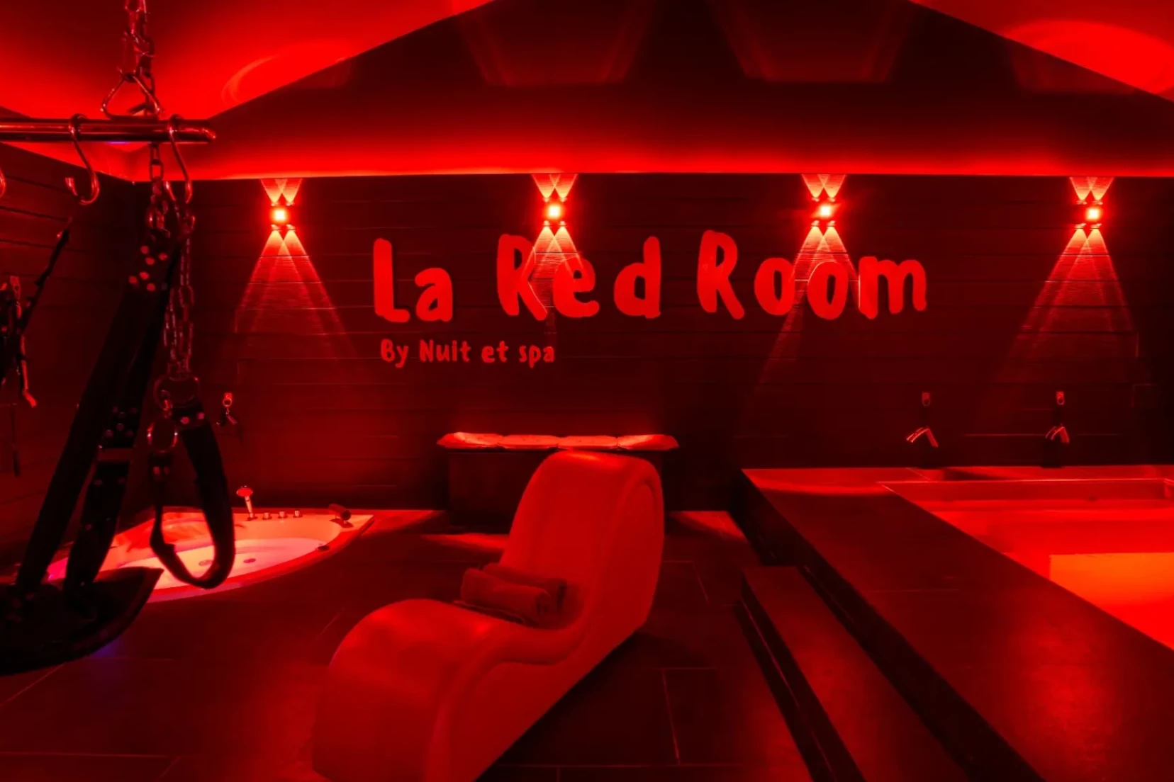 Red Room Spa, love room à Montmerle-sur-Saône