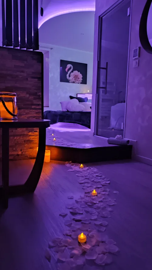 La Suite Hammam et Balnéo, love room à Le Castellet