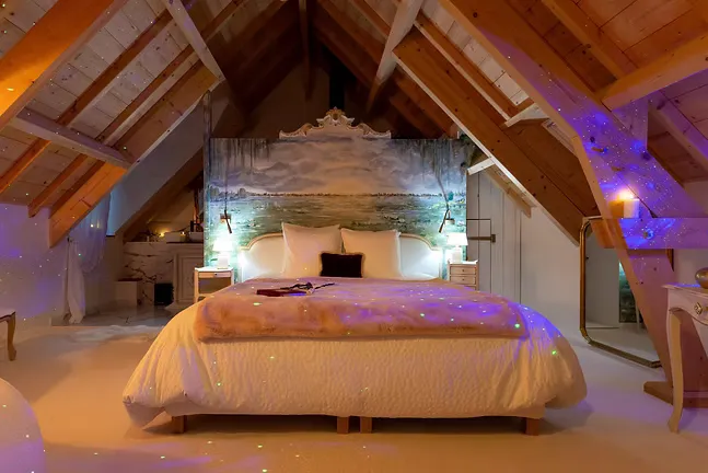 Les Murmures de l'Amour, love room à Fléré-la-Rivière