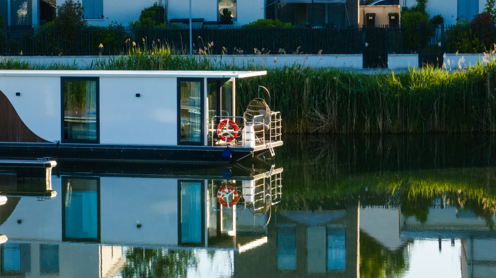Suite flottante Supérieure Sauna et Balnéo à L'Isle-Adam, photo 2