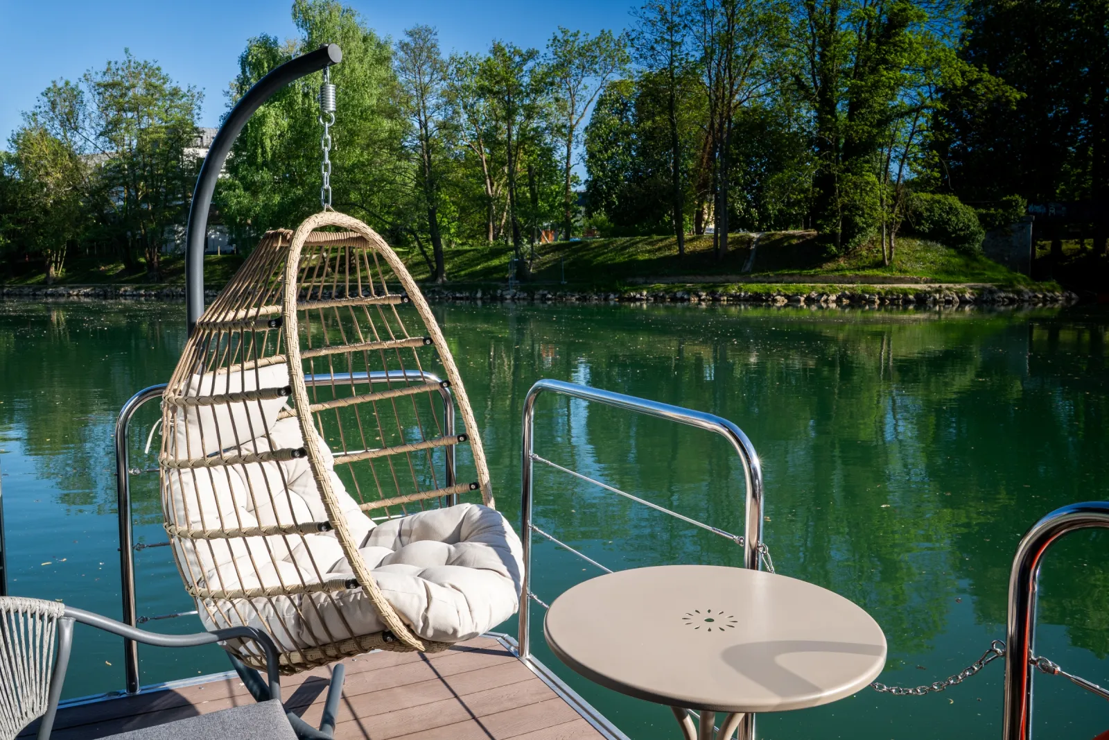 Suite flottante Supérieure Marne, hébergement sur l’eau à La Ferté-sous-Jouarre
