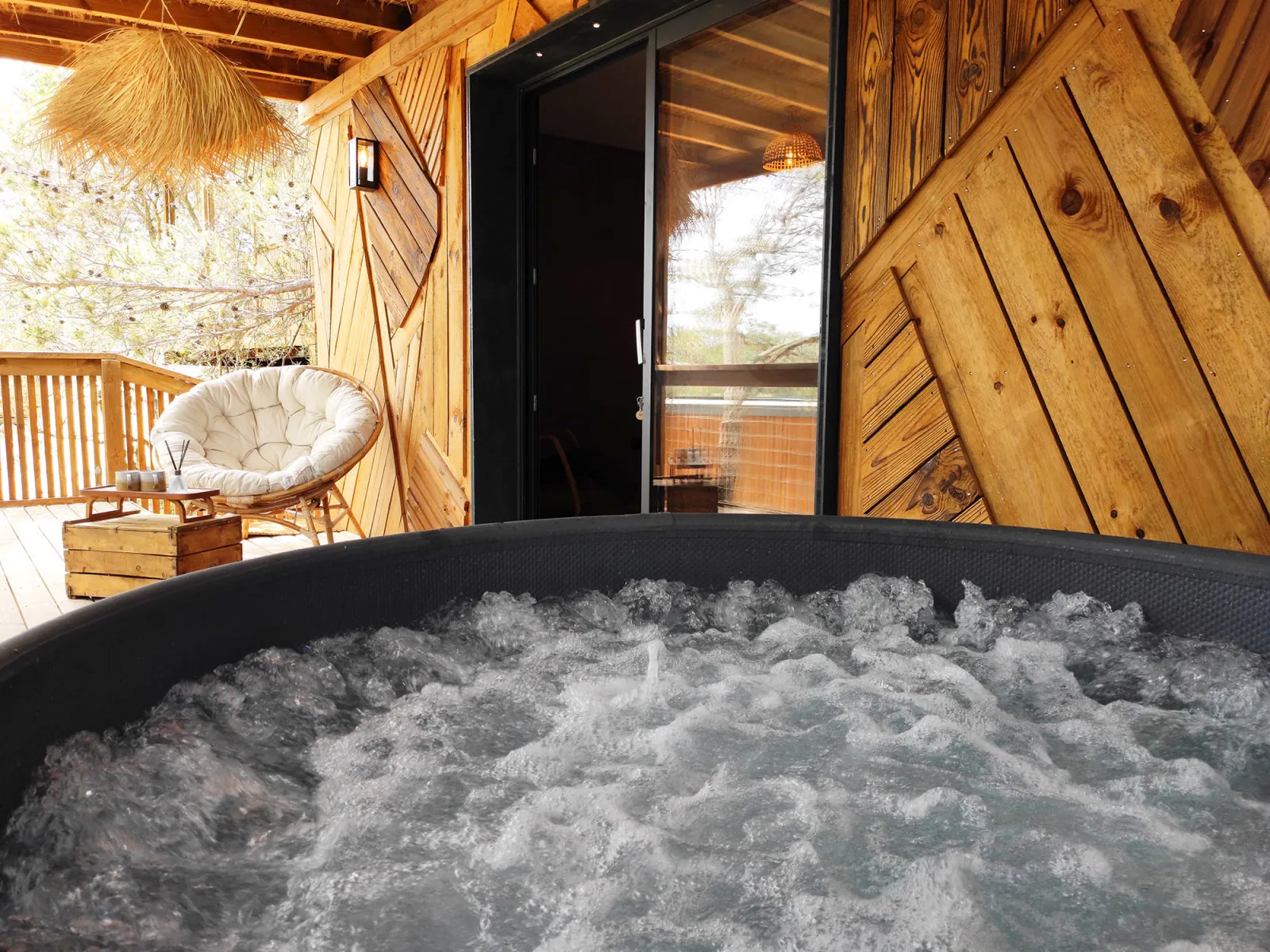 Cabane Jacuzzi Pinède à Calvisson, photo 6