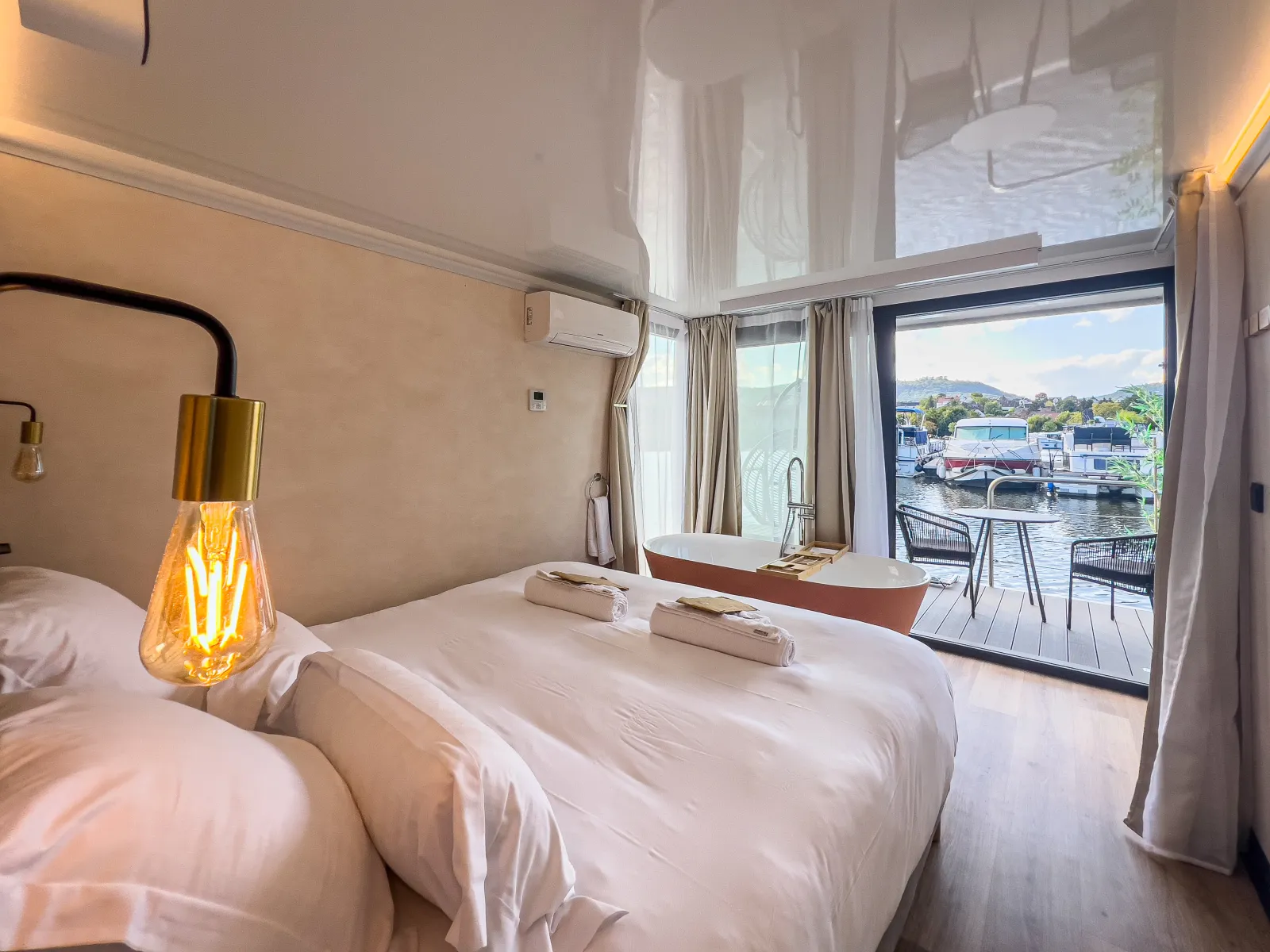 Suite flottante Supérieure Saverne, hébergement sur l’eau à Saverne