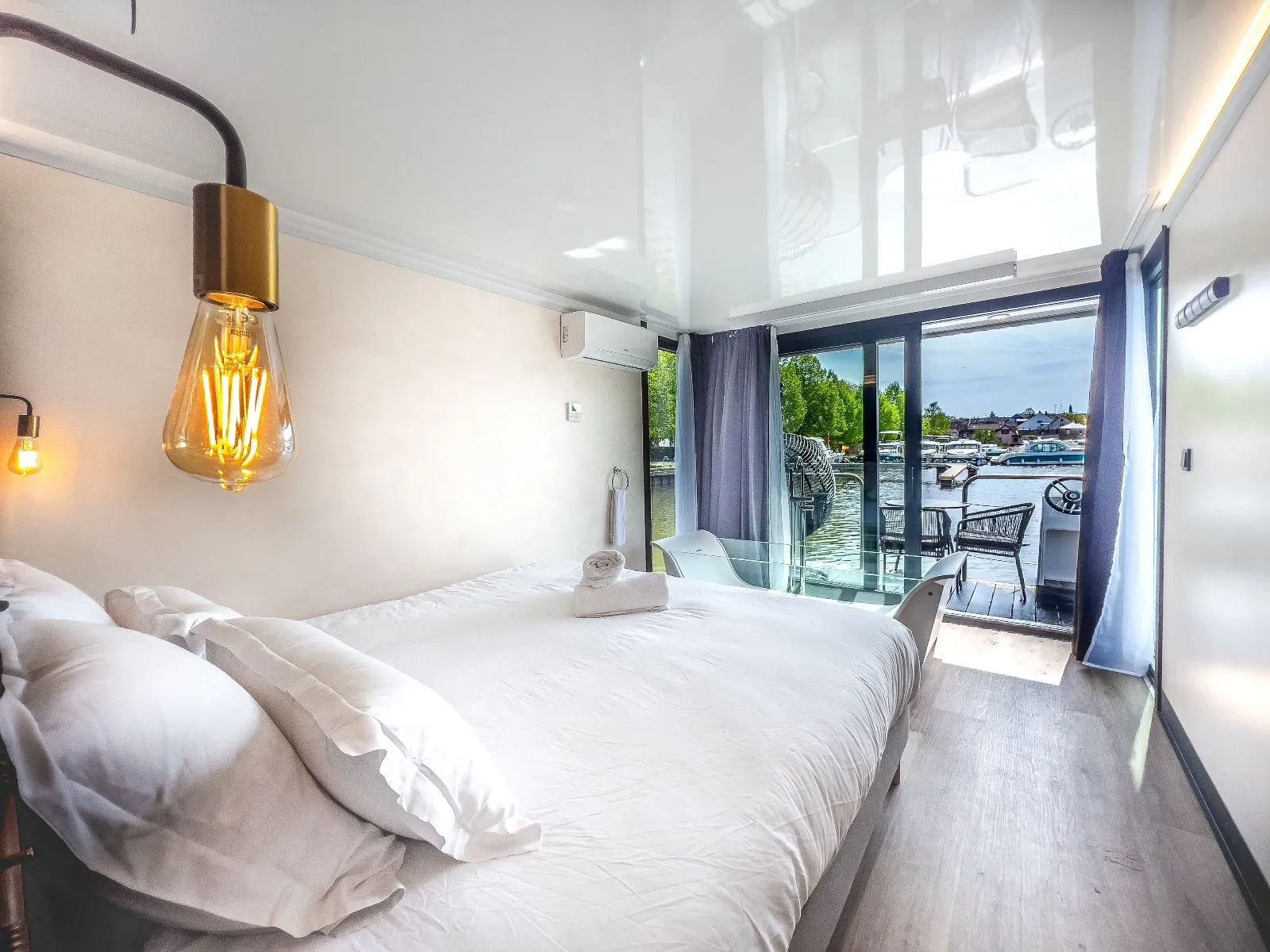 Suite flottante Supérieure Rooftop Saverne, hébergement sur l’eau à Saverne