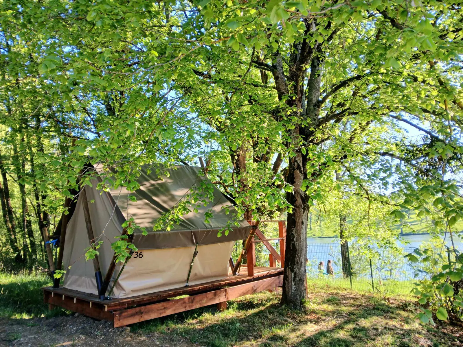 Pilotis du lac, cabane à Rabastens