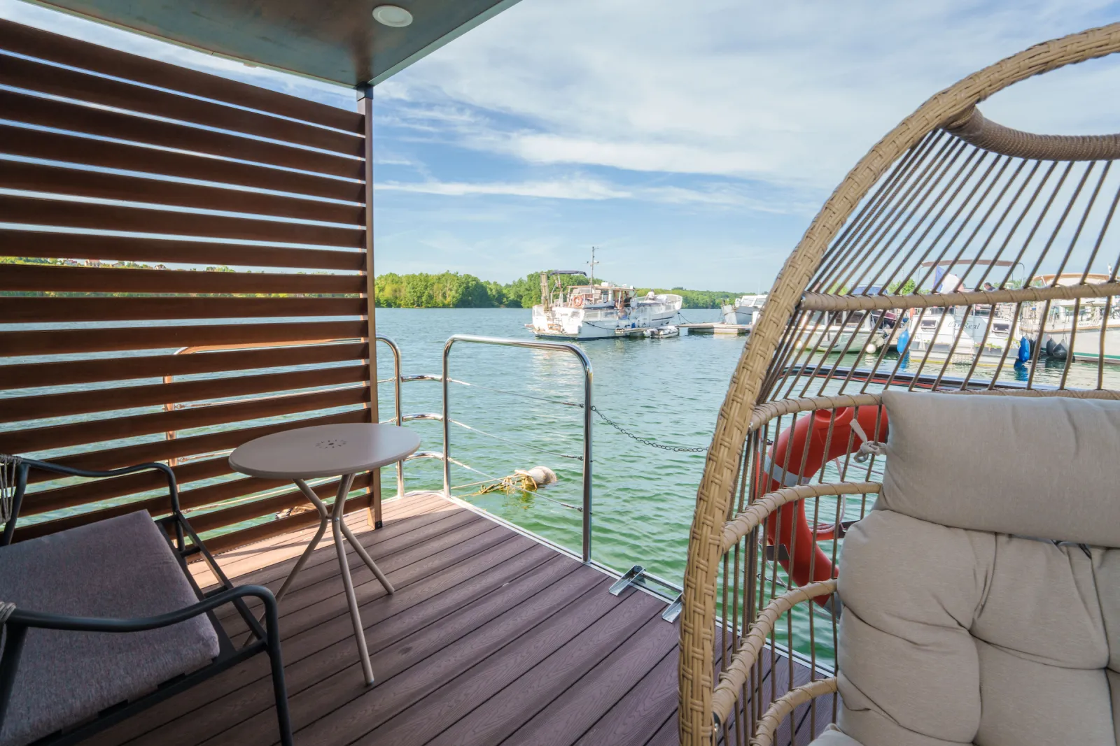 Suite flottante Supérieure Port Ilon à Saint-Martin-la-Garenne, photo 3