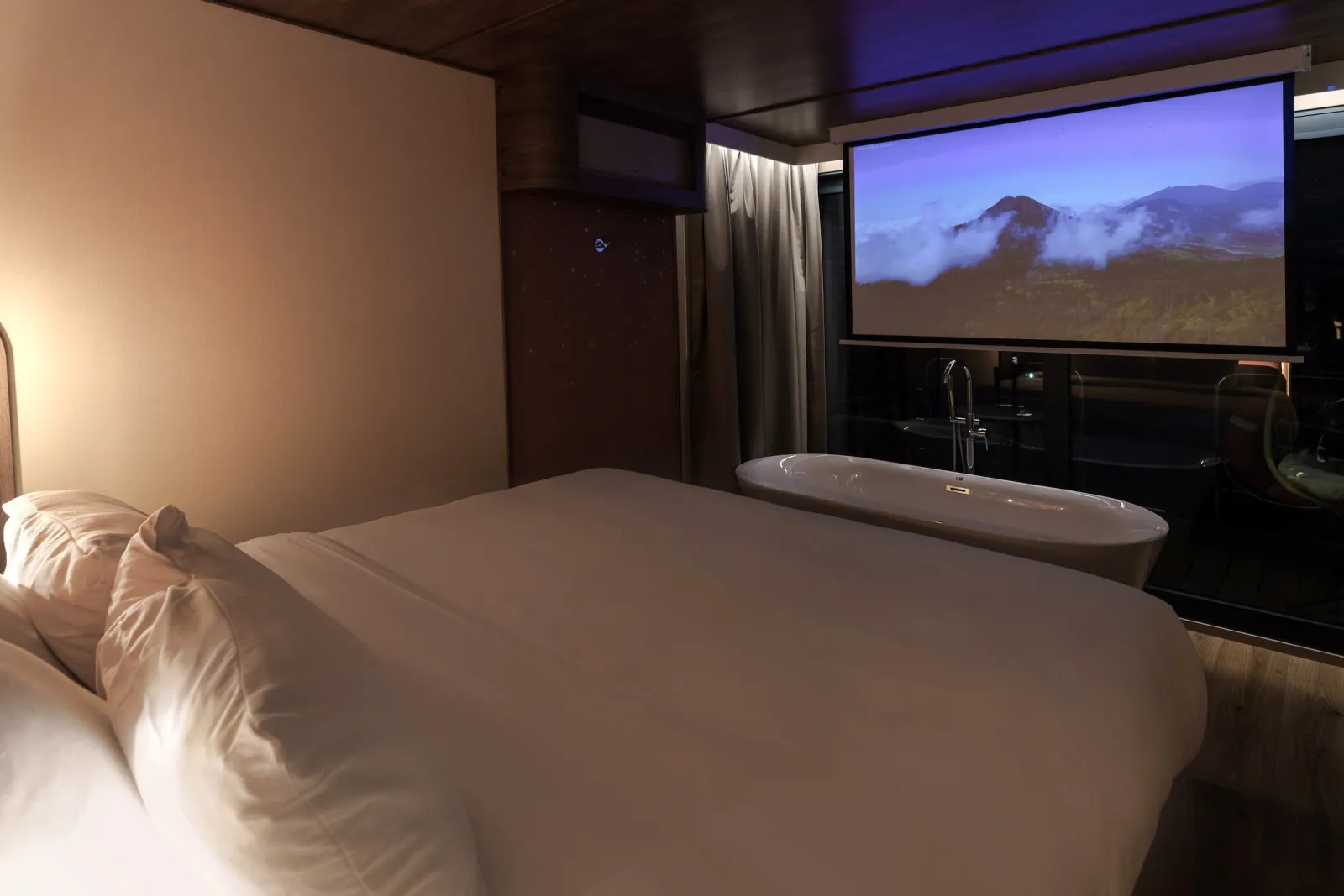 Suite flottante Supérieure Port Ilon à Saint-Martin-la-Garenne, photo 6
