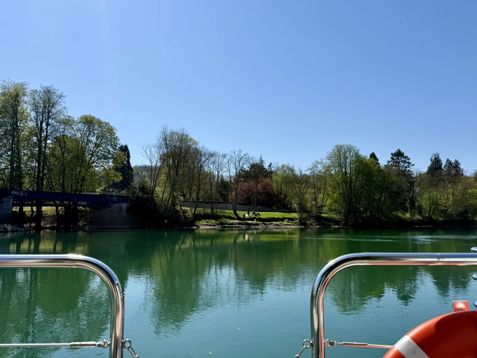 Suite flottante Supérieure Marne Balnéo, hébergement sur l’eau à La Ferté-sous-Jouarre