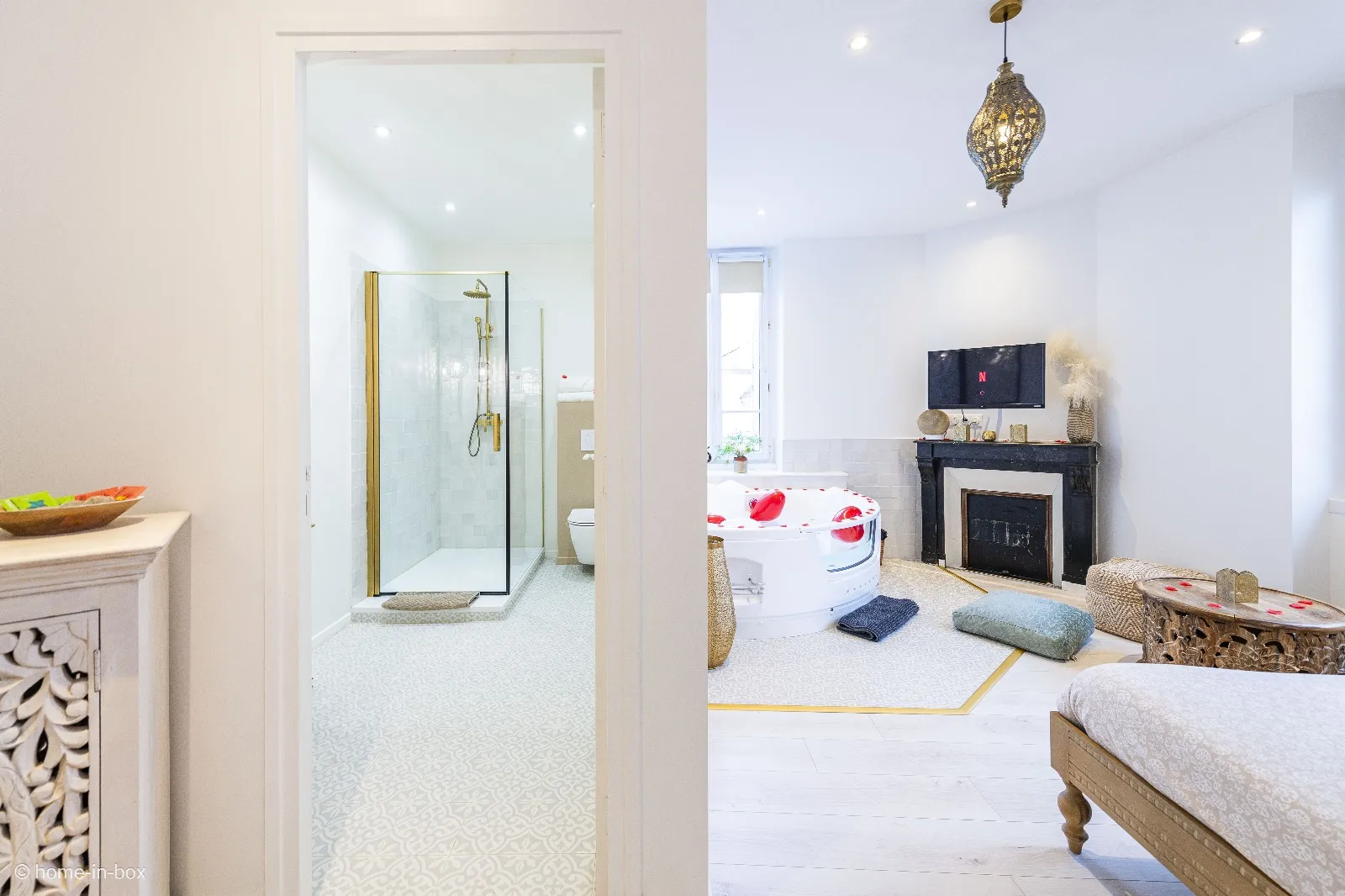 Suite 1001 Nuits à Nanteuil-lès-Meaux, photo 4