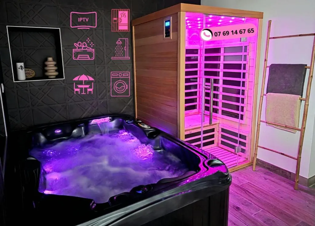 Villa Luxe et Sauna, love room à Domérat