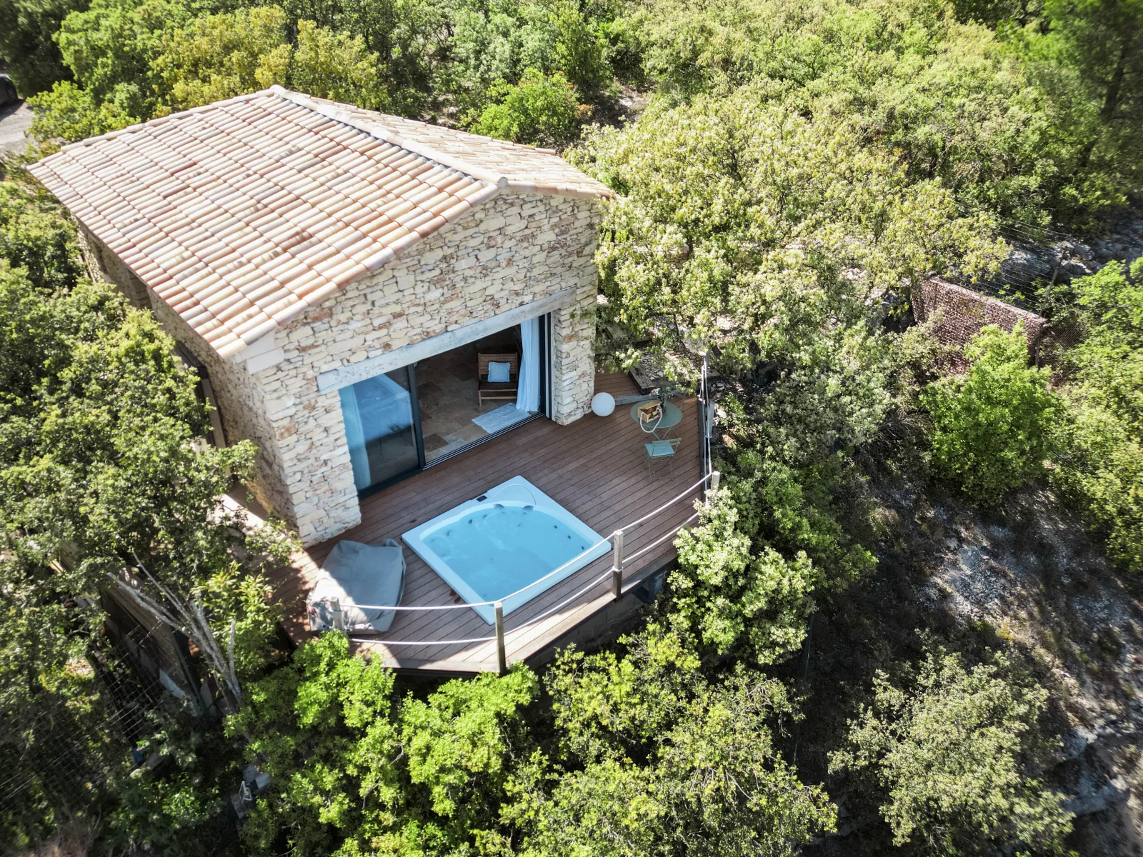 Le Cabanon 2.42, hébergement insolite à Le Thor