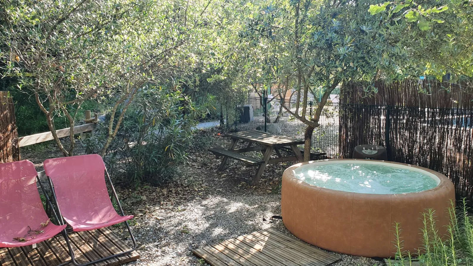 Tipi Lodge à Vogüé, photo 2