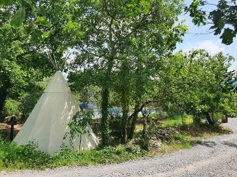 Tipi Lodge à Vogüé, photo 4