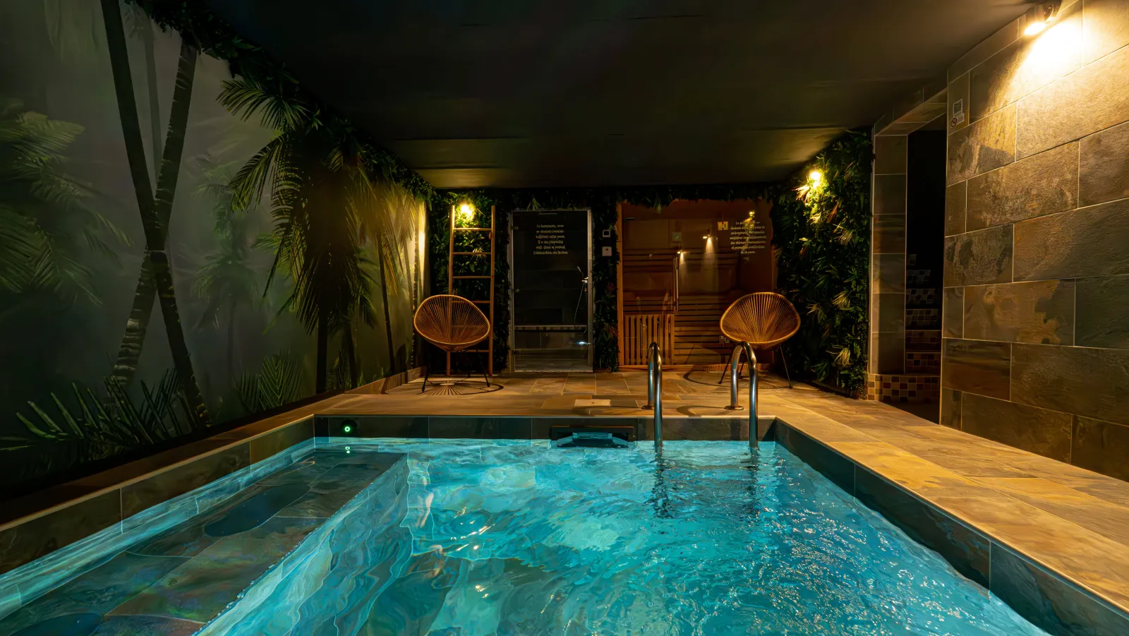 Pool 47, suite avec spa à Précy-sur-Oise