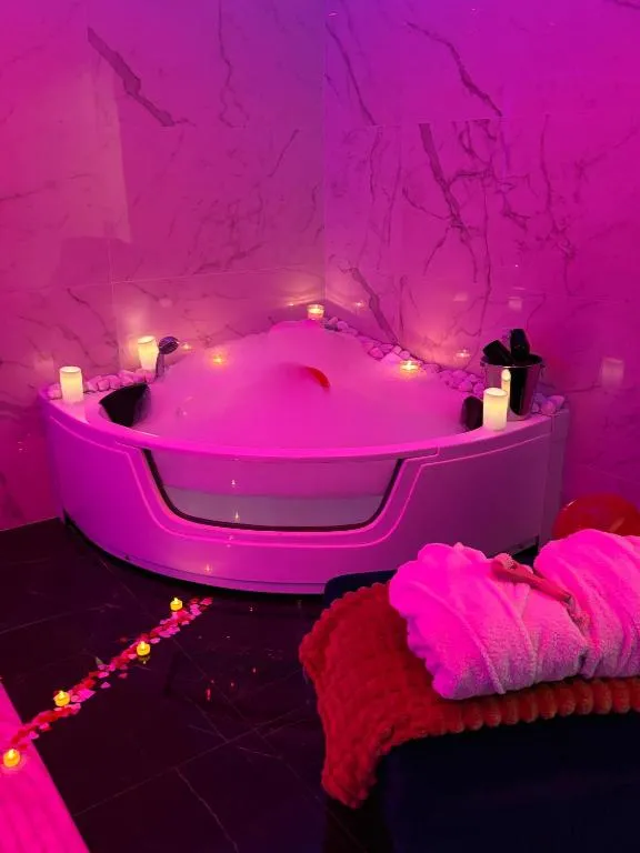 Seductive Love Room à Beausoleil, photo 3