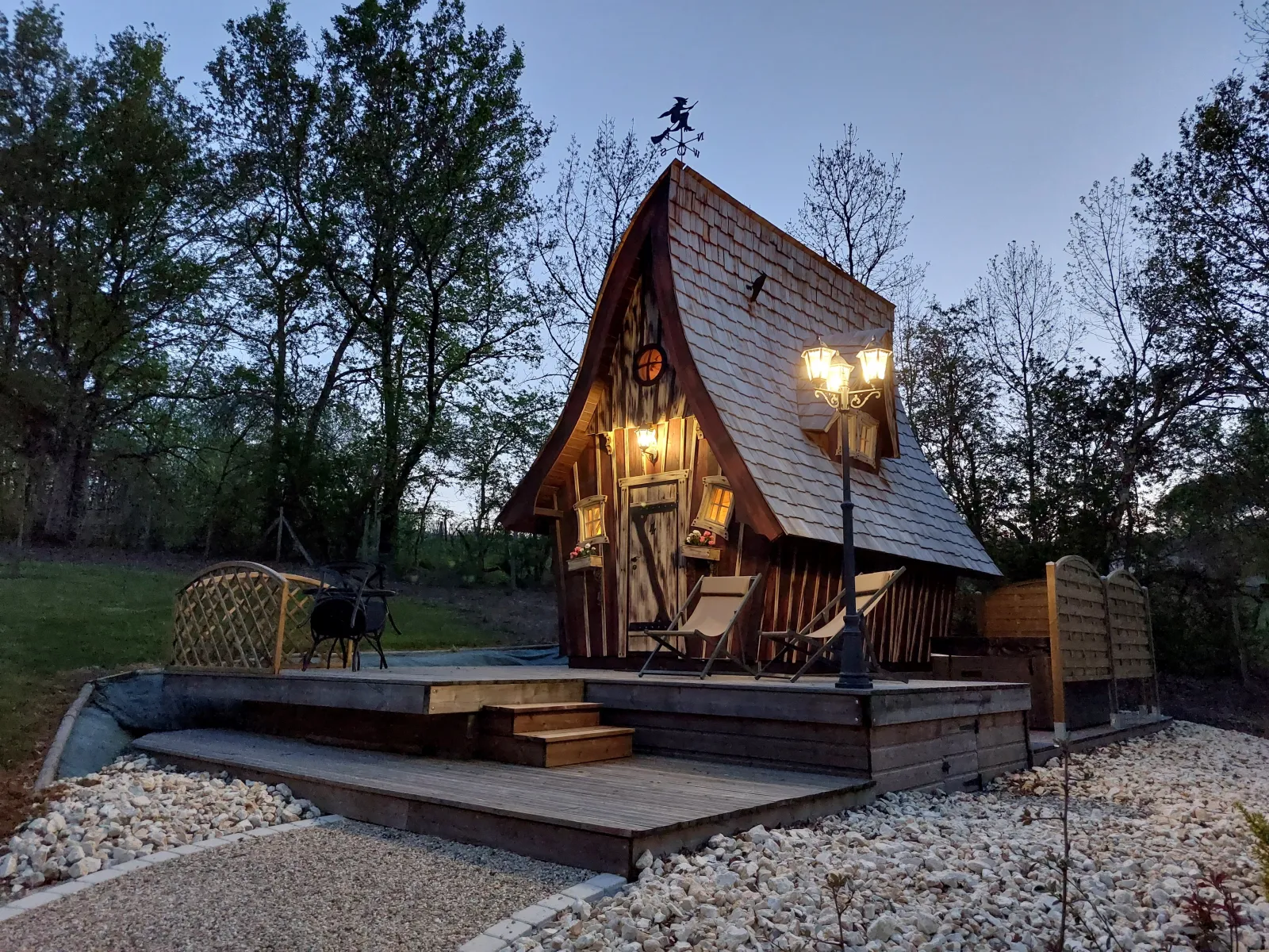 Le Vieux Grimoire, cabane à Saint-André-et-Appelles