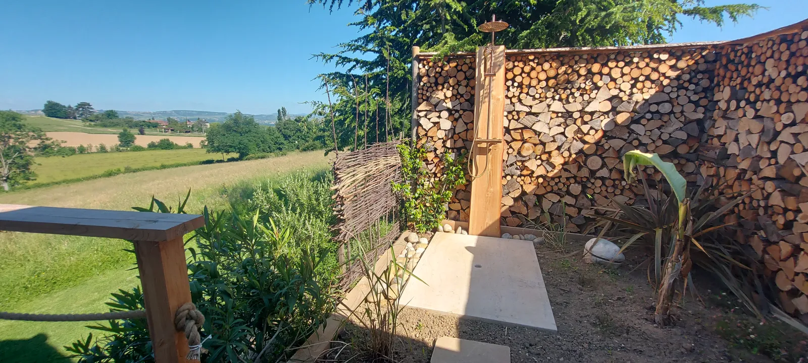 Cabane Wood & Spa à Chasselay, photo 4